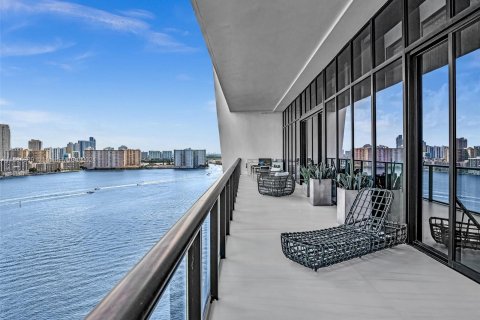 Condominio en venta en Aventura, Florida, 6 dormitorios, 535.3 m2 № 1175905 - foto 6