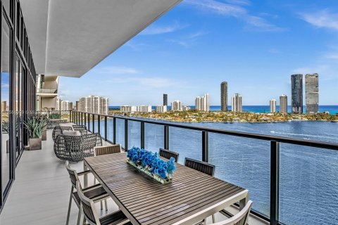 Condominio en venta en Aventura, Florida, 6 dormitorios, 535.3 m2 № 1175905 - foto 3