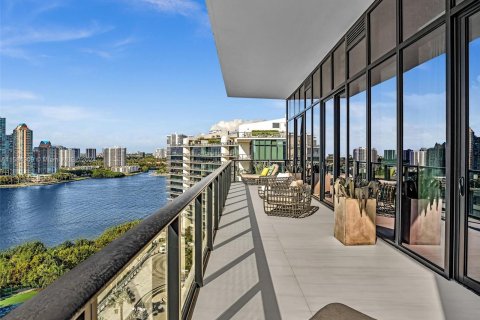 Condominio en venta en Aventura, Florida, 6 dormitorios, 535.3 m2 № 1175905 - foto 29