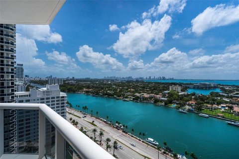 Condo in Miami Beach, Florida, 2 bedrooms  № 1175863 - photo 25