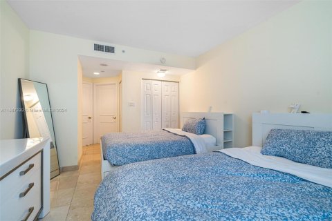 Condo in Miami Beach, Florida, 2 bedrooms  № 1175863 - photo 21