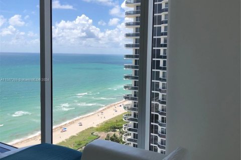 Condo in Miami Beach, Florida, 2 bedrooms  № 1175863 - photo 2