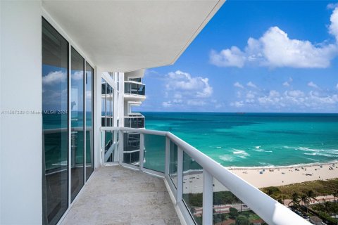 Condo in Miami Beach, Florida, 2 bedrooms  № 1175863 - photo 28