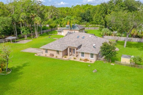 Villa ou maison à vendre à Edgewater, Floride: 5 chambres, 280.56 m2 № 1341327 - photo 1