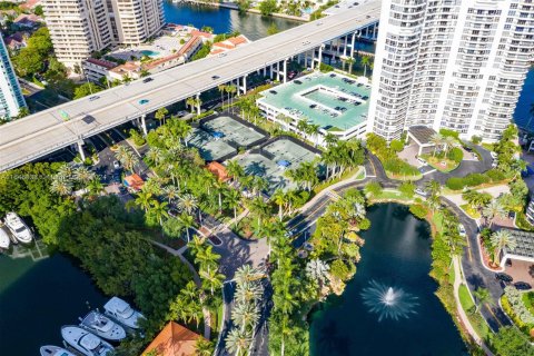 Condominio en alquiler en Aventura, Florida, 2 dormitorios, 101.36 m2 № 1329583 - foto 26