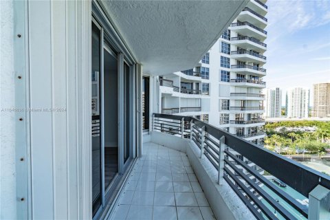 Condominio en alquiler en Aventura, Florida, 2 dormitorios, 101.36 m2 № 1329583 - foto 14