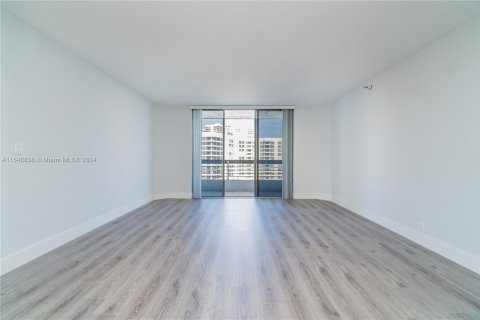 Condominio en alquiler en Aventura, Florida, 2 dormitorios, 101.36 m2 № 1329583 - foto 8