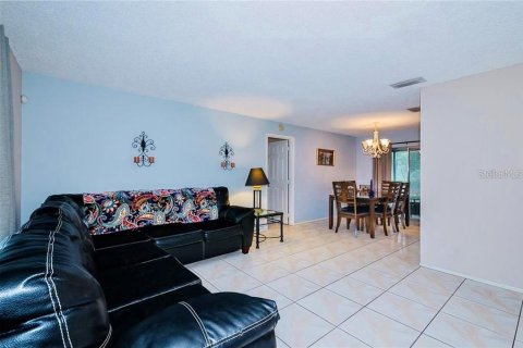 House in Orlando, Florida 3 bedrooms, 147.71 sq.m. № 1359289 - photo 3