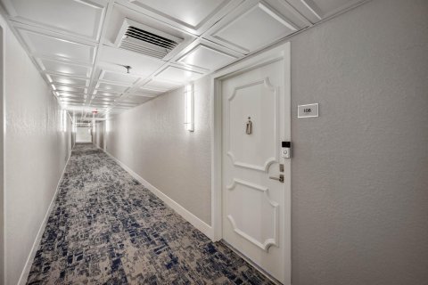 Copropriété à vendre à Boca Raton, Floride: 2 chambres, 122.17 m2 № 1136542 - photo 17