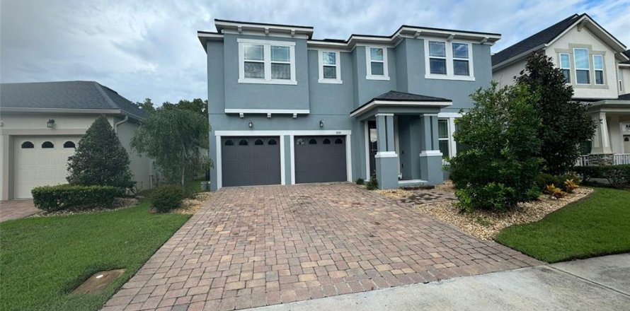 House in Orlando, Florida 5 bedrooms, 274.9 sq.m. № 1356121