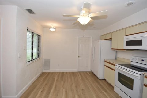 Townhouse in Palm Coast, Florida 3 bedrooms, 123 sq.m. № 1356109 - photo 9