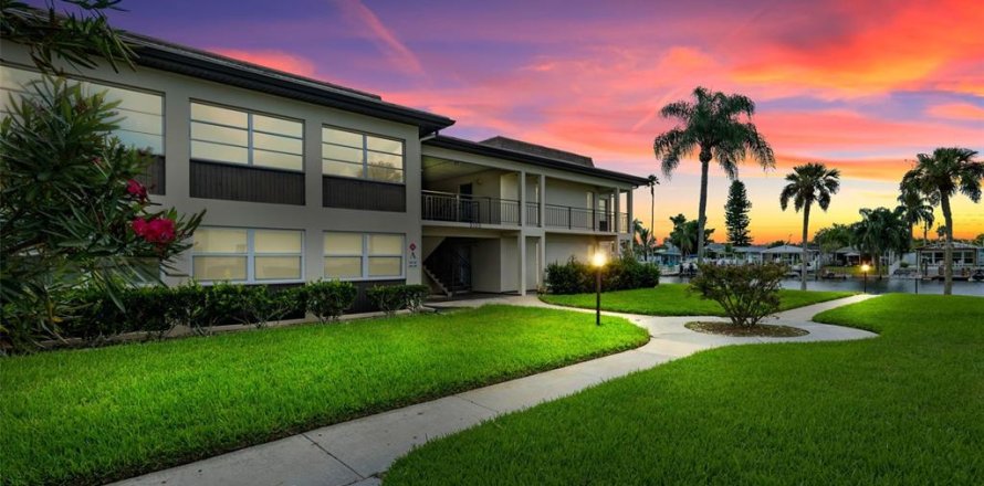 Condo à New Port Richey, Floride, 2 chambres  № 1374640