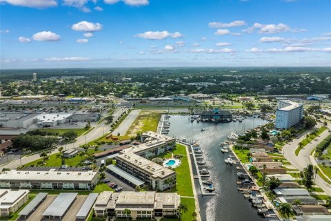 Condo in New Port Richey, Florida, 2 bedrooms  № 1374640 - photo 22