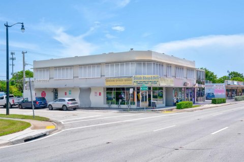 Propiedad comercial en venta en Pompano Beach, Florida № 1325682 - foto 1