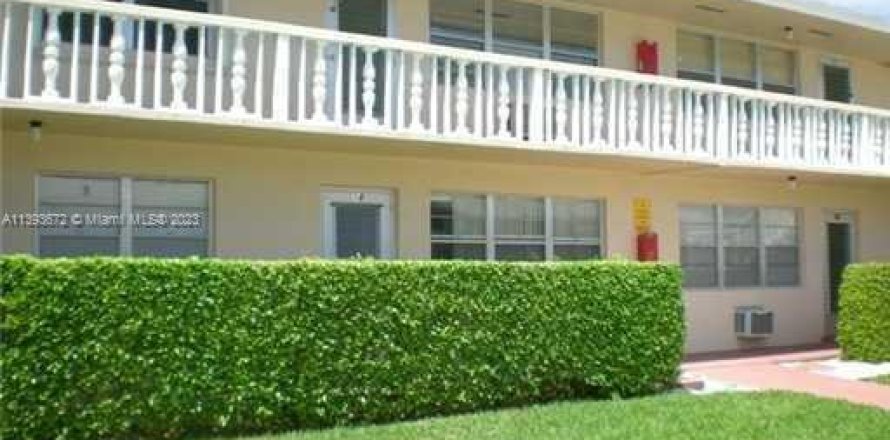 Condo in West Palm Beach, Florida, 1 bedroom  № 520270