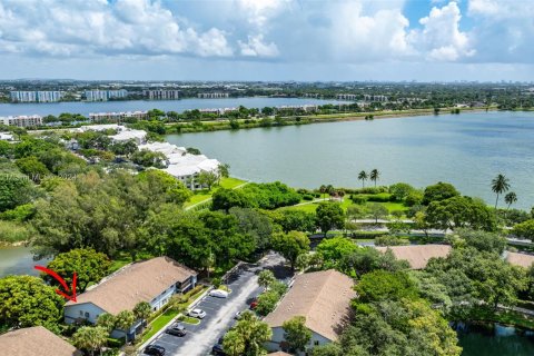 Condo in Oakland Park, Florida, 2 bedrooms  № 1320849 - photo 28