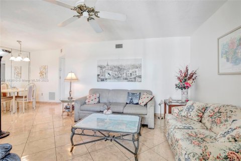 Condominio en venta en Miami, Florida, 1 dormitorio, 63.92 m2 № 835812 - foto 6