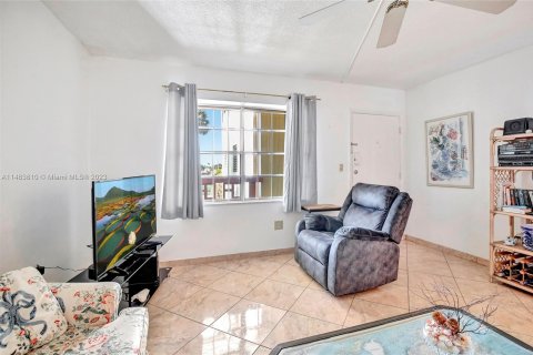 Condominio en venta en Miami, Florida, 1 dormitorio, 63.92 m2 № 835812 - foto 7