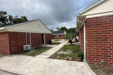 Appartement à louer à Lake Alfred, Floride: 2 chambres, 576.46 m2 № 1371237 - photo 4