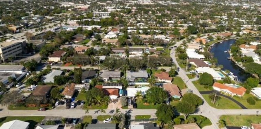 Villa ou maison à Lighthouse Point, Floride 3 chambres, 191.47 m2 № 935312