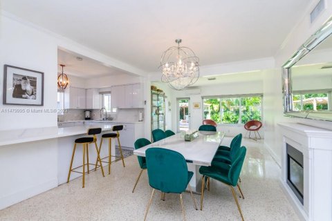 Casa en venta en Surfside, Florida, 3 dormitorios, 154.22 m2 № 822628 - foto 11