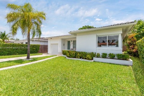 Casa en venta en Surfside, Florida, 3 dormitorios, 154.22 m2 № 822628 - foto 3