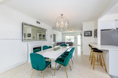 Casa en venta en Surfside, Florida, 3 dormitorios, 154.22 m2 № 822628 - foto 8