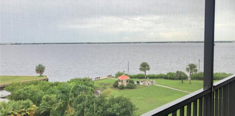 Condo in Punta Gorda, Florida, 2 bedrooms  № 1343275