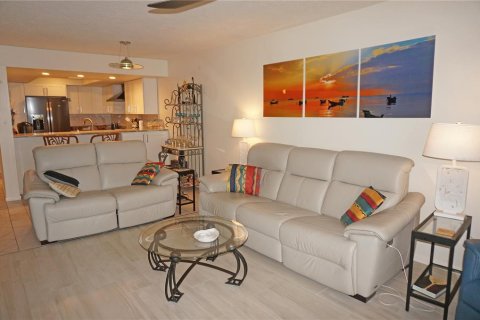 Condo in Punta Gorda, Florida, 2 bedrooms  № 1343275 - photo 6