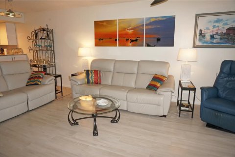 Condo in Punta Gorda, Florida, 2 bedrooms  № 1343275 - photo 5