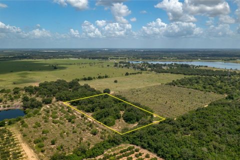 Terreno en venta en Lake Wales, Florida № 1304164 - foto 1