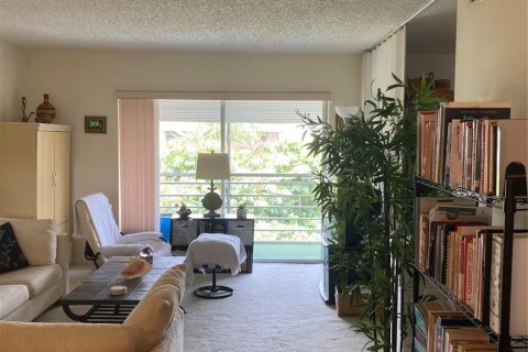 Condo in Lauderhill, Florida, 2 bedrooms  № 1160387 - photo 14