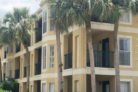 Condominio en venta en Coral Springs, Florida, 1 dormitorio, 88.26 m2 № 1007643 - foto 3