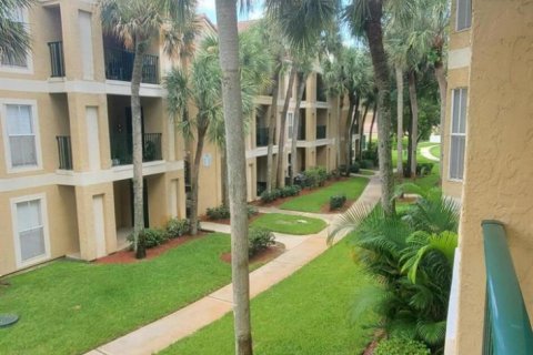 Condominio en venta en Coral Springs, Florida, 1 dormitorio, 88.26 m2 № 1007643 - foto 18