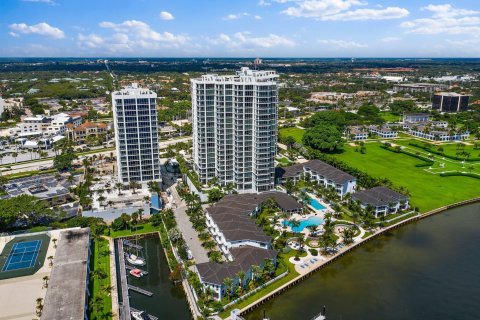 Condominio en venta en North Palm Beach, Florida, 4 dormitorios, 323.49 m2 № 1007682 - foto 2