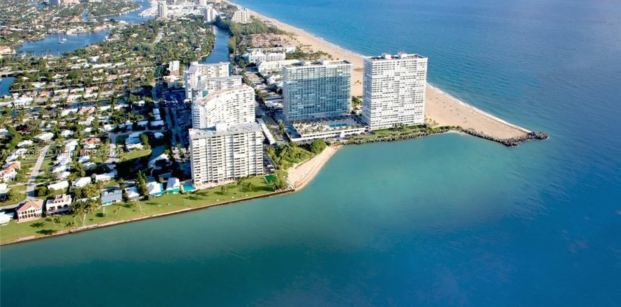 Condominio en Fort Lauderdale, Florida, 3 dormitorios  № 1382986