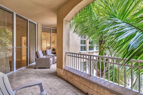 Condo in Aventura, Florida, 2 bedrooms  № 1383023 - photo 9