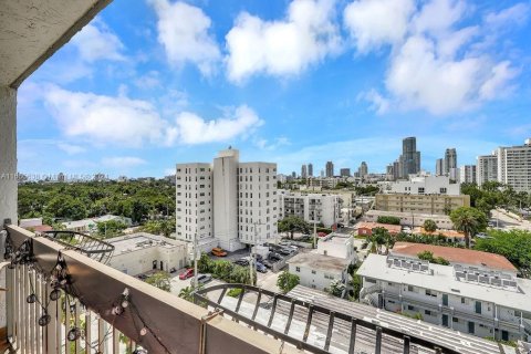 Condo in Miami Beach, Florida, 1 bedroom  № 1383022 - photo 16