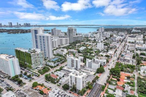 Condo in Miami Beach, Florida, 1 bedroom  № 1383022 - photo 18