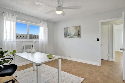 House in Fort Lauderdale, Florida 2 bedrooms, 283.72 sq.m. № 1382989 - photo 19