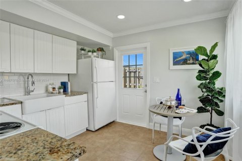 House in Fort Lauderdale, Florida 2 bedrooms, 283.72 sq.m. № 1382989 - photo 11