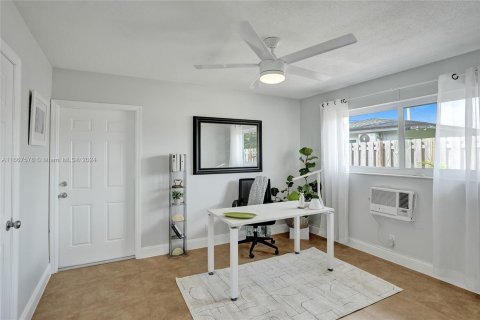 House in Fort Lauderdale, Florida 2 bedrooms, 283.72 sq.m. № 1382989 - photo 17