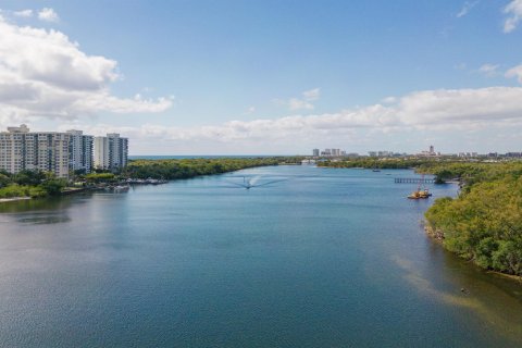 Condo in Boca Raton, Florida, 2 bedrooms  № 1221281 - photo 24