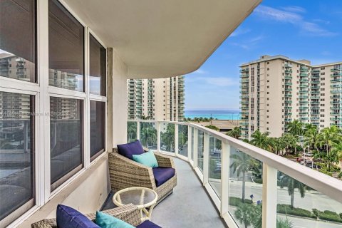 Condo in Hollywood, Florida, 2 bedrooms  № 1288837 - photo 17