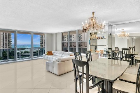 Copropriété à vendre à Hollywood, Floride: 2 chambres, 123.84 m2 № 1288837 - photo 9