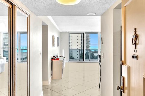 Copropriété à vendre à Hollywood, Floride: 2 chambres, 123.84 m2 № 1288837 - photo 4