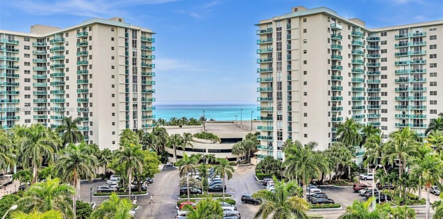 Condominio en Hollywood, Florida, 2 dormitorios  № 1288837