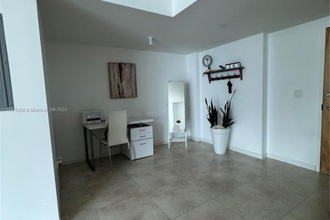 Condominio en venta en Miami, Florida, 1 dormitorio, 71.35 m2 № 1412281 - foto 18