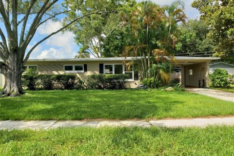 House in Clearwater, Florida 3 bedrooms, 89.93 sq.m. № 1346174 - photo 1