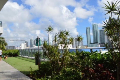 Condominio en venta en Miami, Florida, 1 dormitorio, 79.62 m2 № 1395893 - foto 4